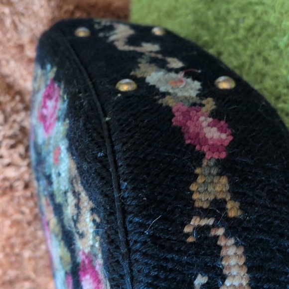 Hand worked vintage needlepoint bag. - Picture 7 of 14